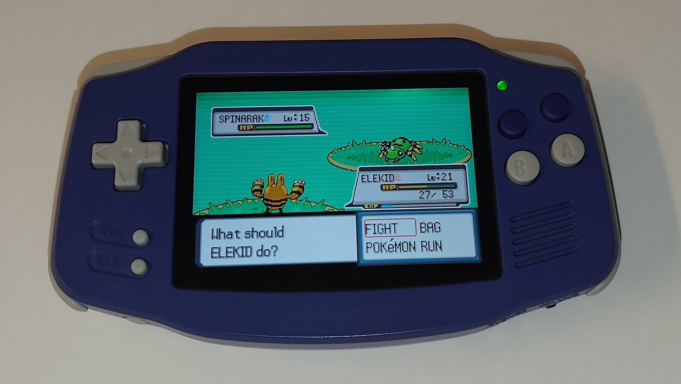 The RG34XX running Pokémon Light Platinum