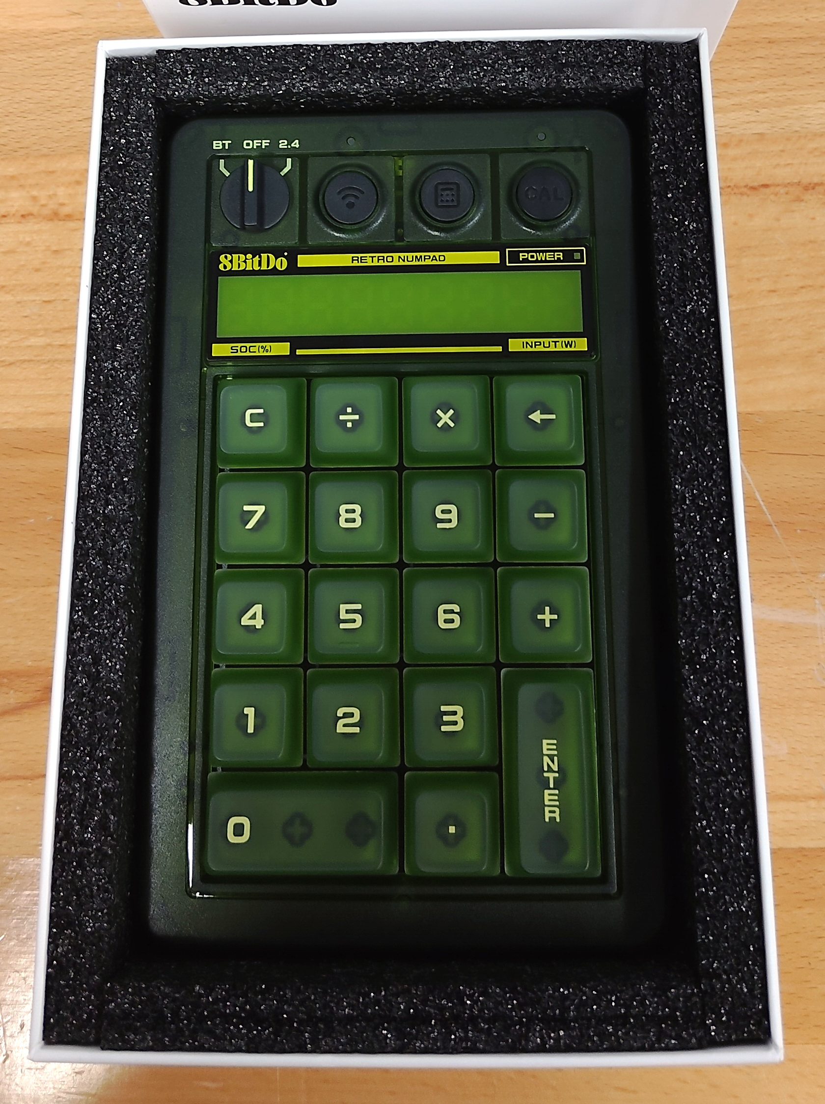 The 8BitDo Retro Mechanical Numpad Xbox Edition