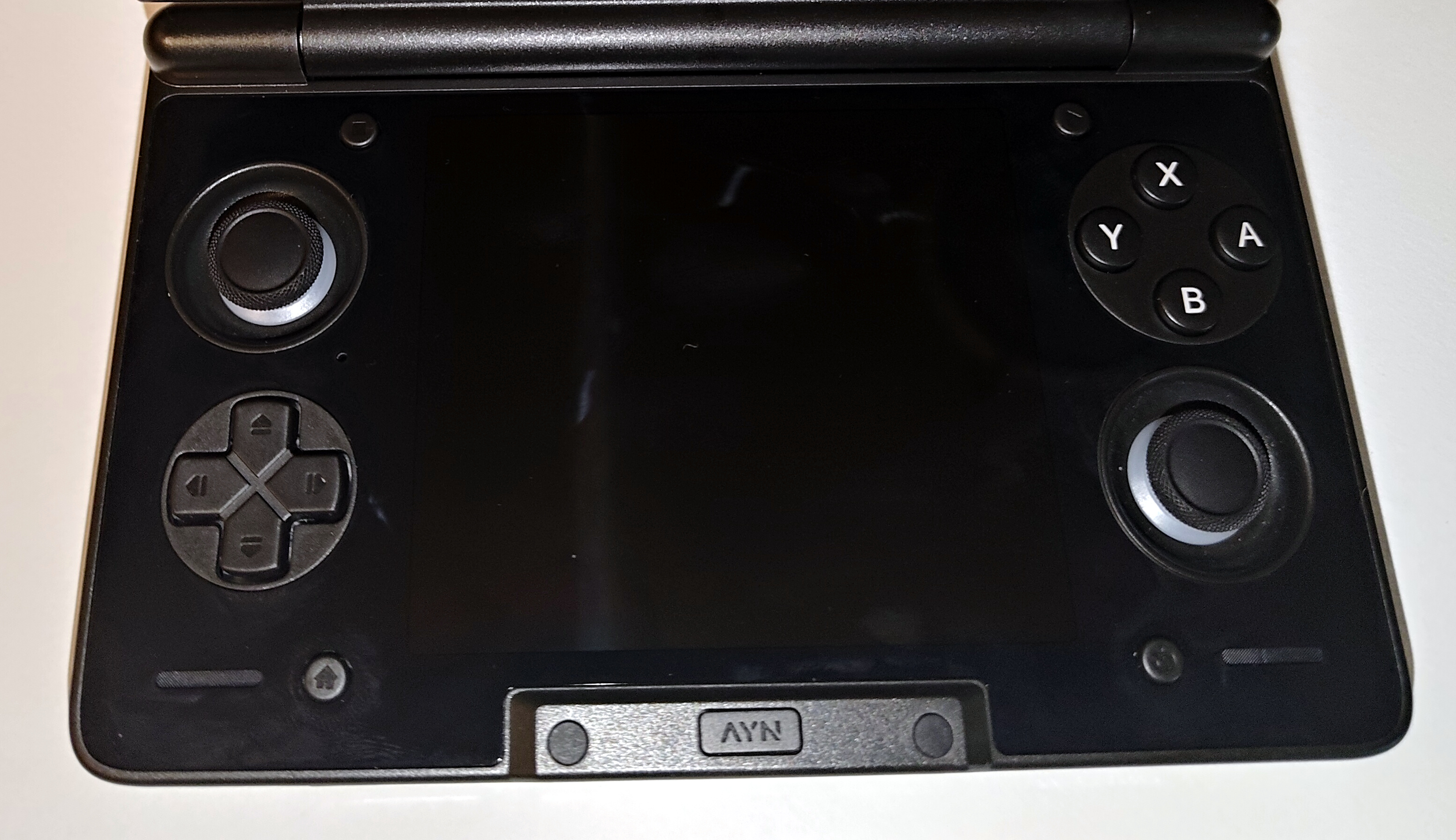 The primary controls for the AYN Thor