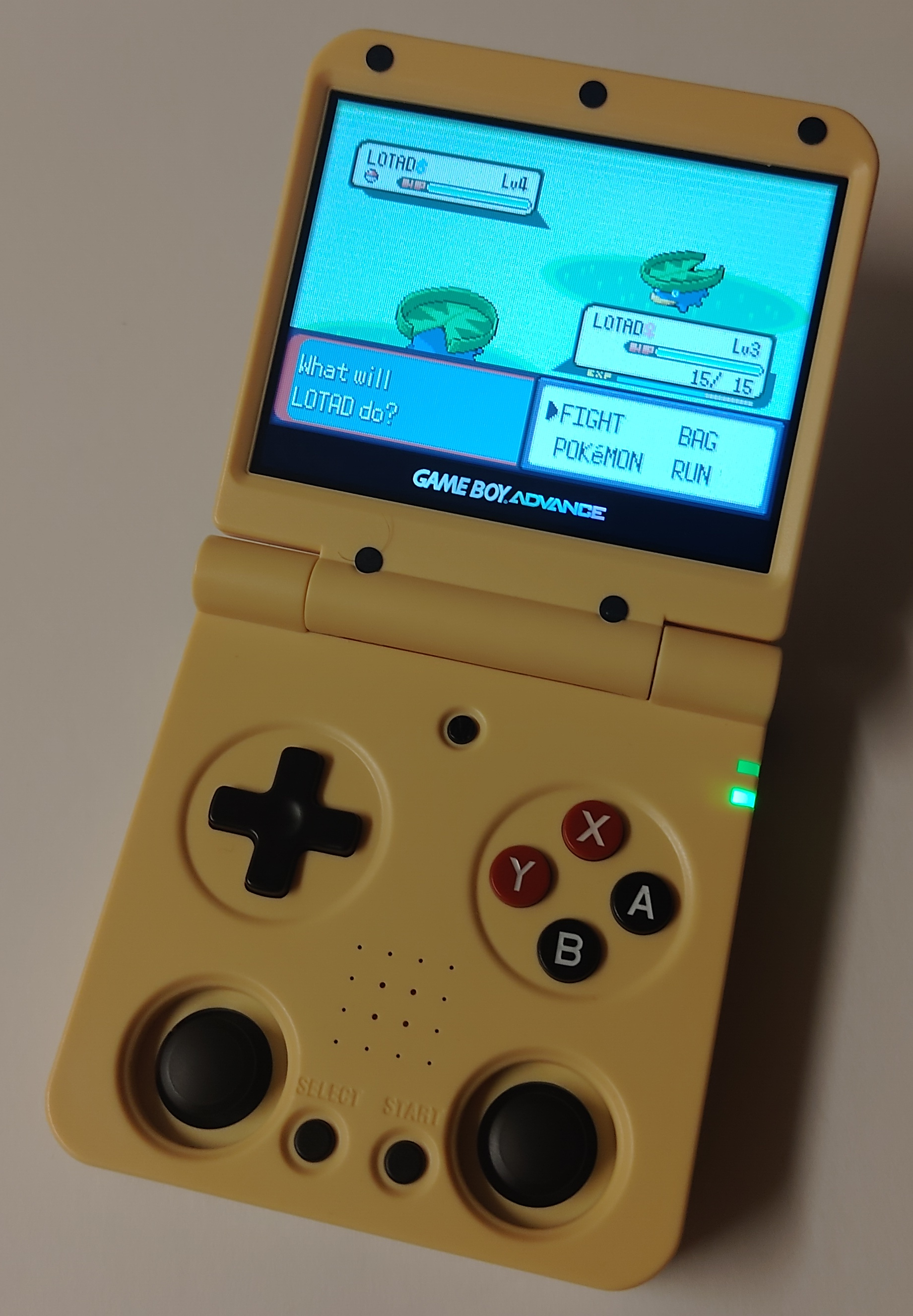 Pokémon Emerald running on the Miyoo Flip